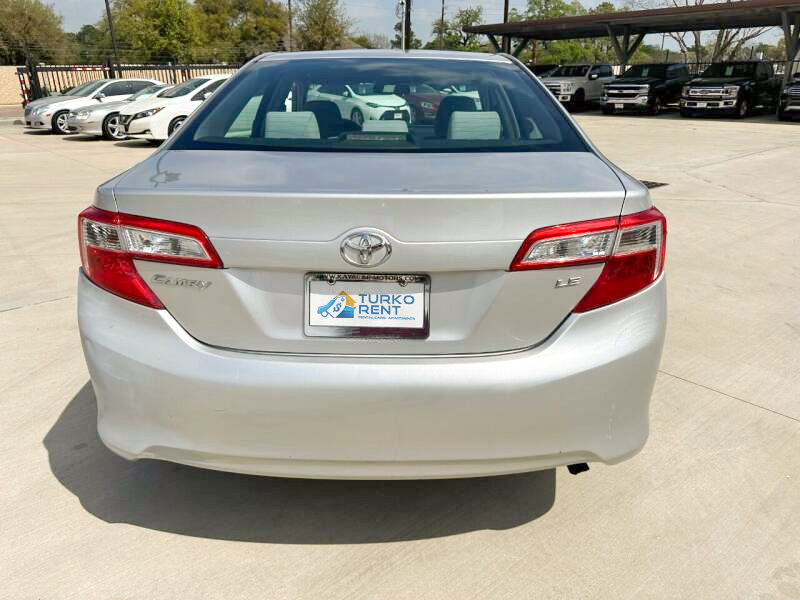 2012-Toyota-Camry-LE3